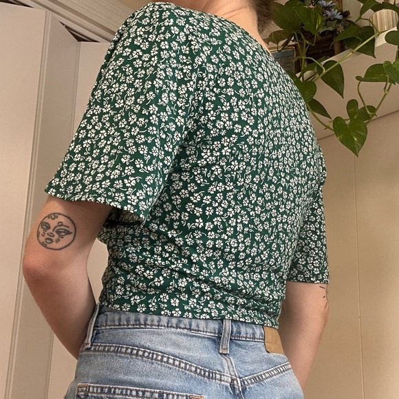 H&M Dark Green Floral Drawstring Top - Picture 2 of 15